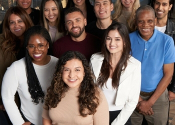 Accenture freezes salary hikes