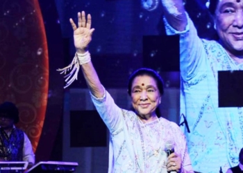 Asha Bhosle performing live at the Legacy Concert