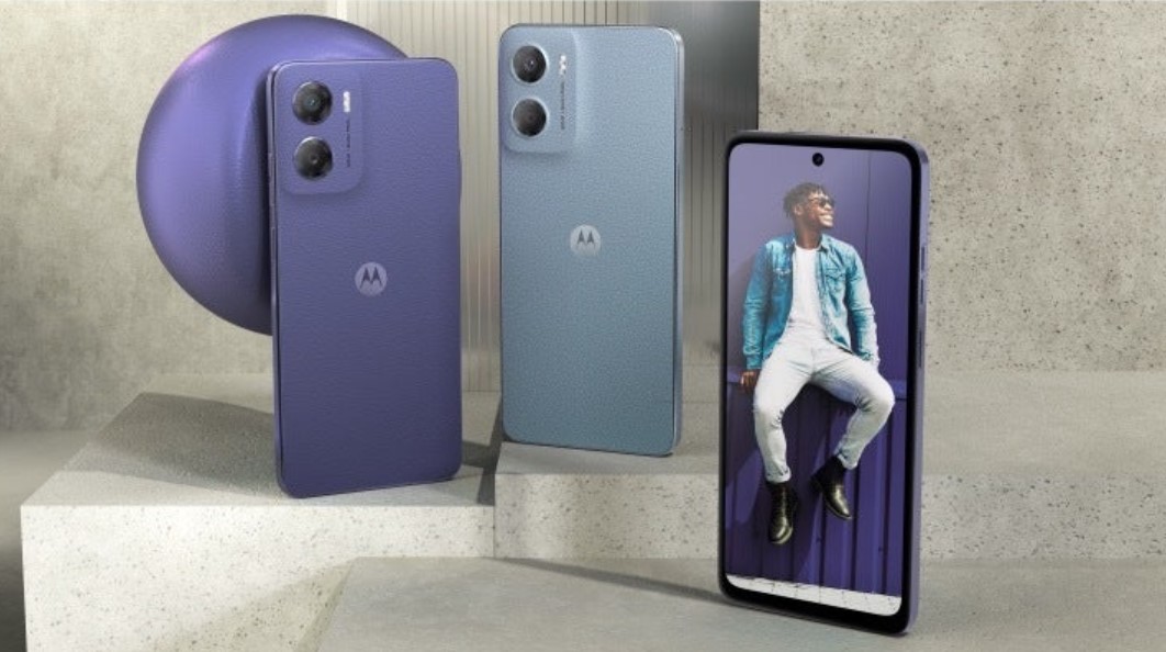 Motorola Moto e15 smartphone front and back view