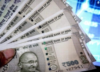 Indian rupee against US dollar trends
