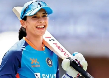 Smriti Mandhana batting in an ODI match