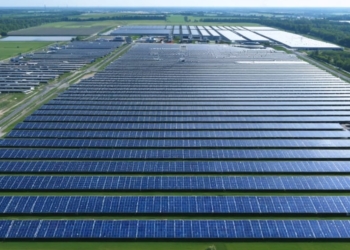 Waaree Energies solar panels manufacturing plant