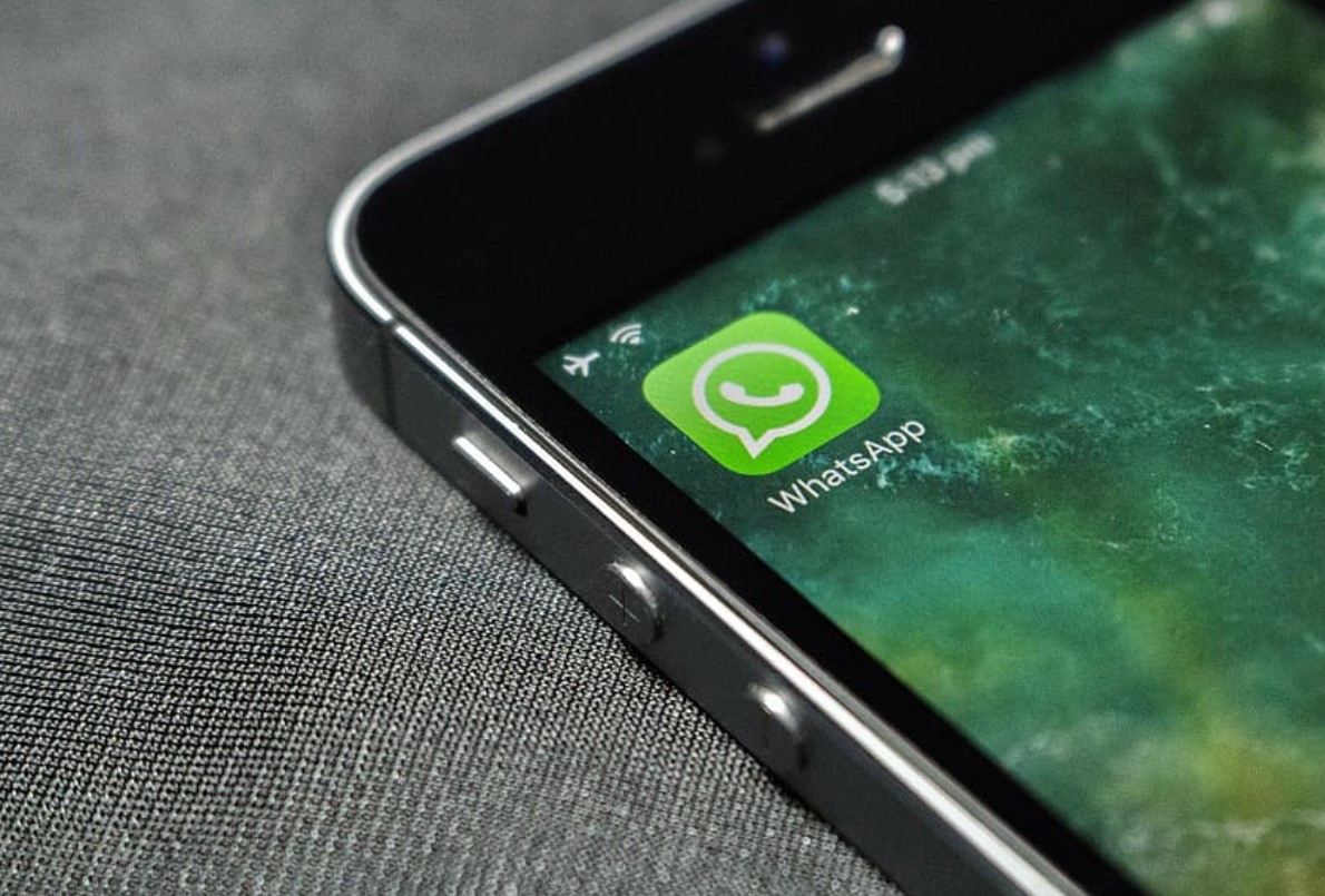 WhatsApp advertising interface updates tab screen