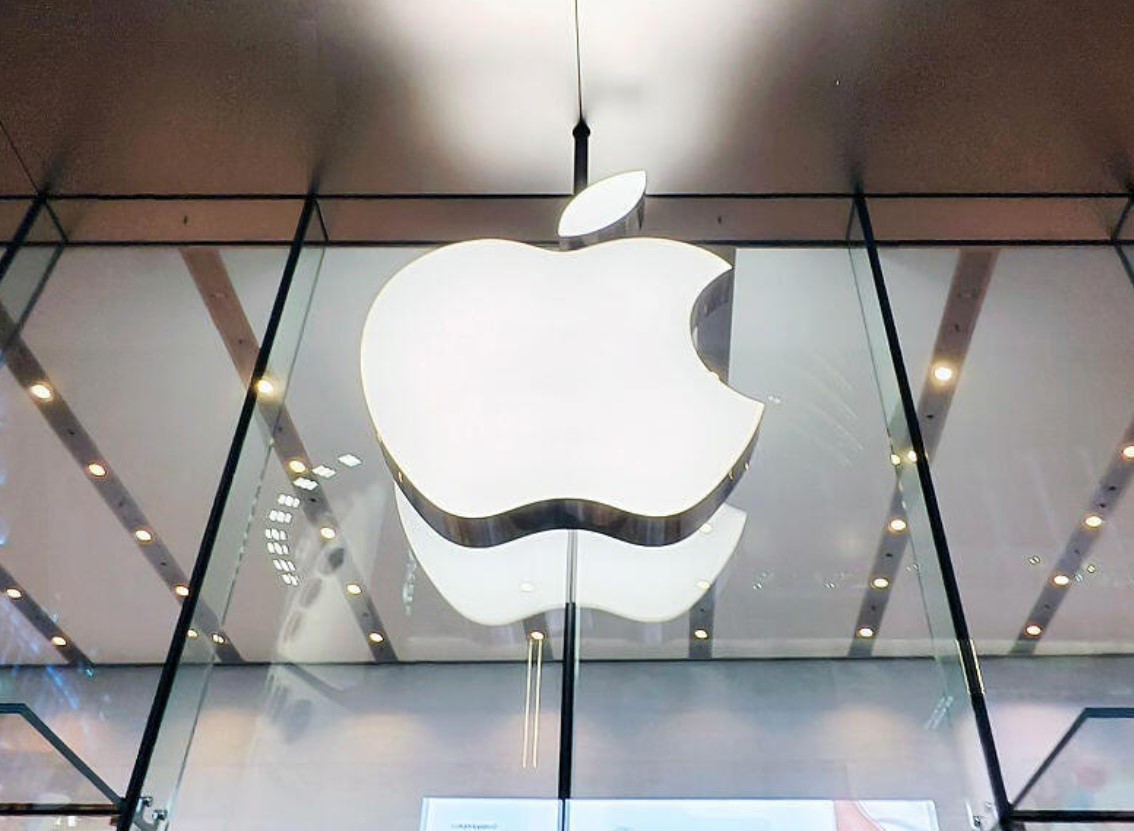apple-ai-robot-home-security
