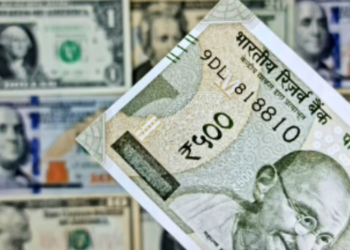Indian rupee crashes to historic